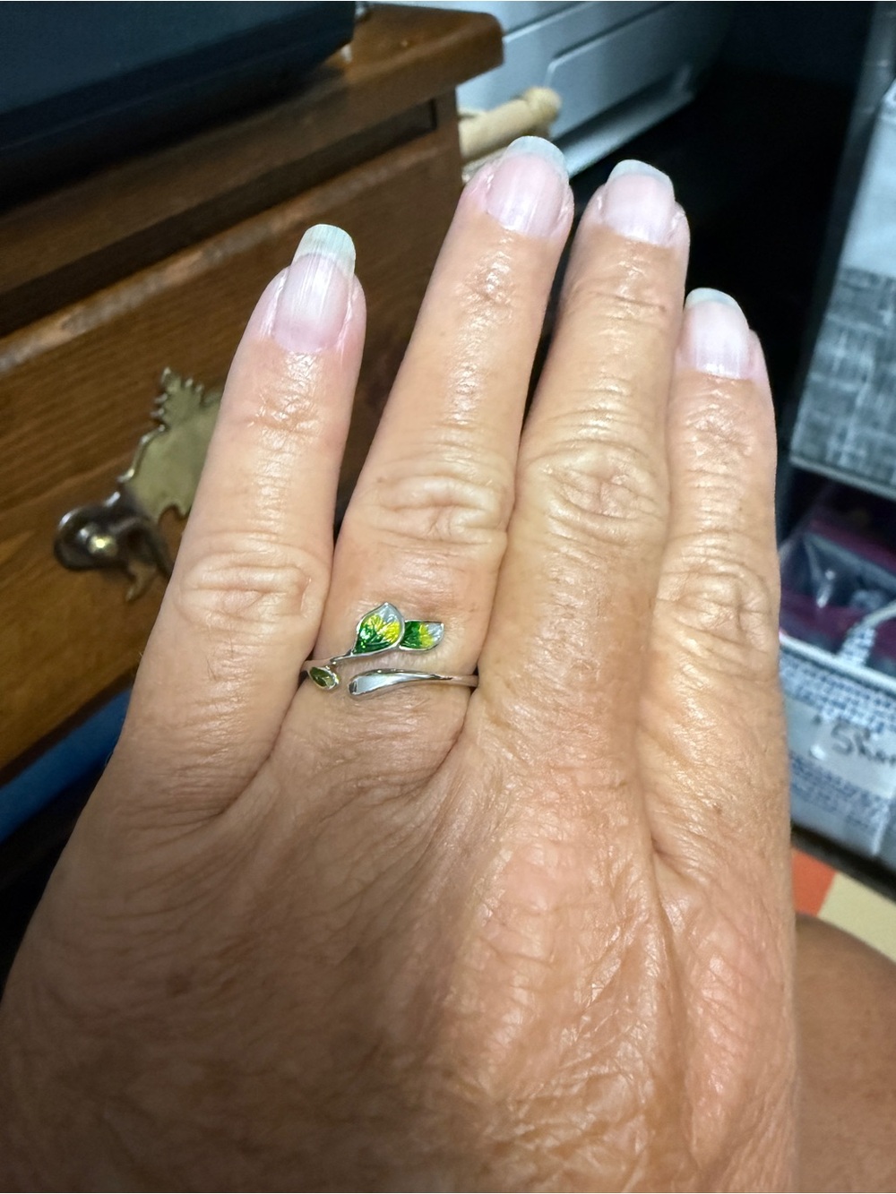 Fashion jewelry Silver Leaf Wrap Ring with Green Enamel Leaves